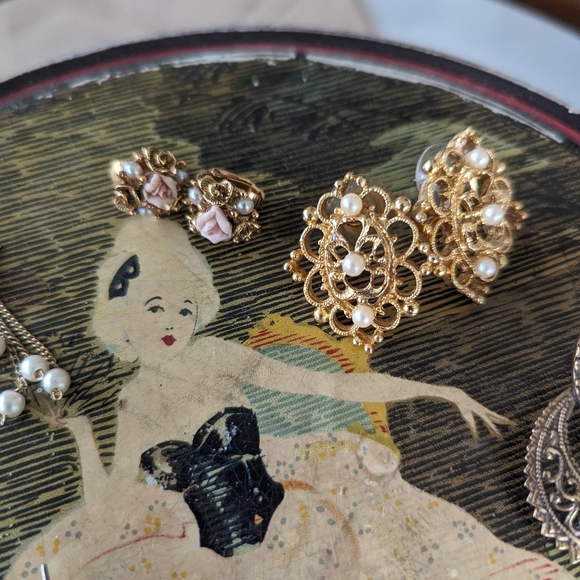 Vintage Lot of Victorian Earrings - Picture 3 of 7